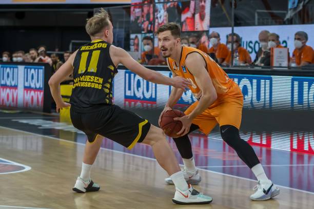 到蒋圣龙个 到蒋圣龙个