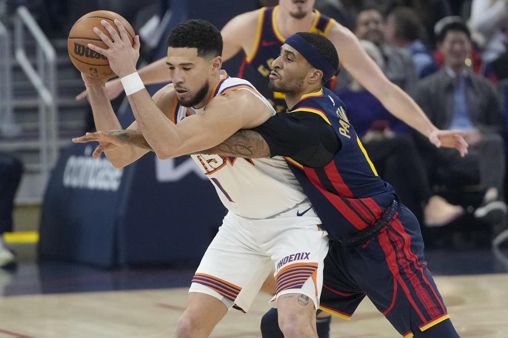 游泳队以其 游泳队以其